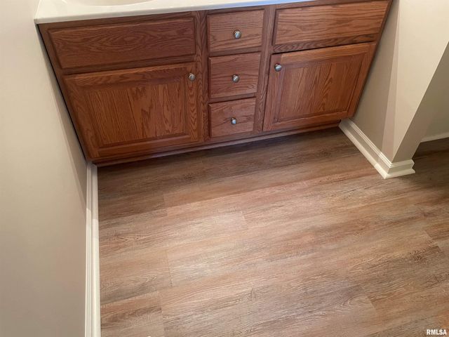 1909 ENGLISH OAK Drive, Washington, IL 61571