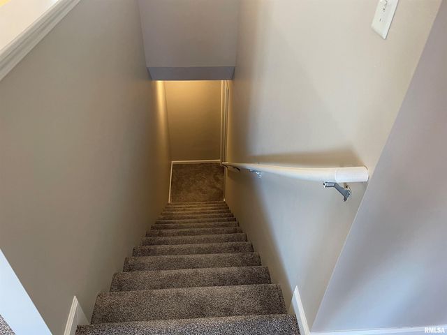 1909 ENGLISH OAK Drive, Washington, IL 61571