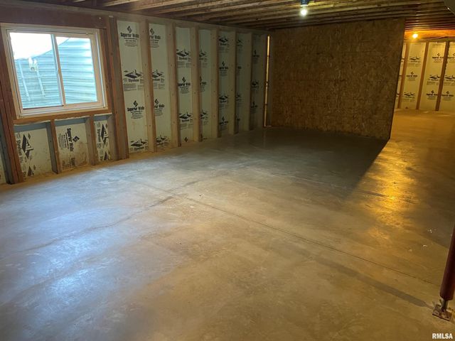 1909 ENGLISH OAK Drive, Washington, IL 61571