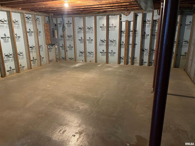 1909 ENGLISH OAK Drive, Washington, IL 61571