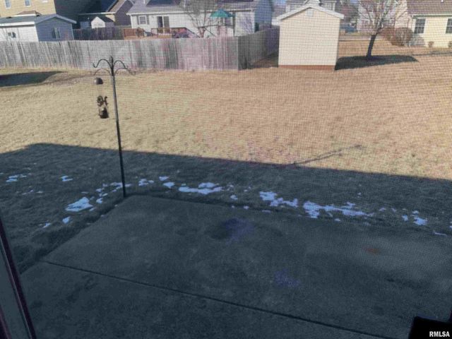 1909 ENGLISH OAK Drive, Washington, IL 61571