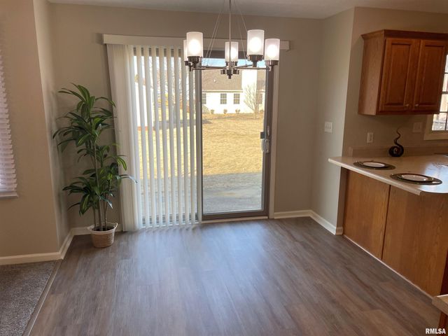 1909 ENGLISH OAK Drive, Washington, IL 61571