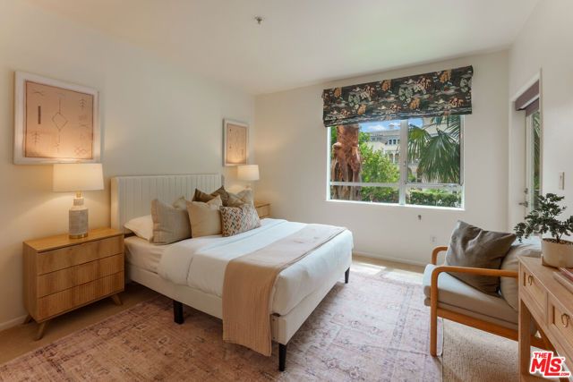 6400 Crescent Parkway 202, Los Angeles, CA 90094