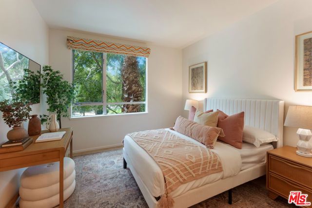 6400 Crescent Parkway 202, Los Angeles, CA 90094