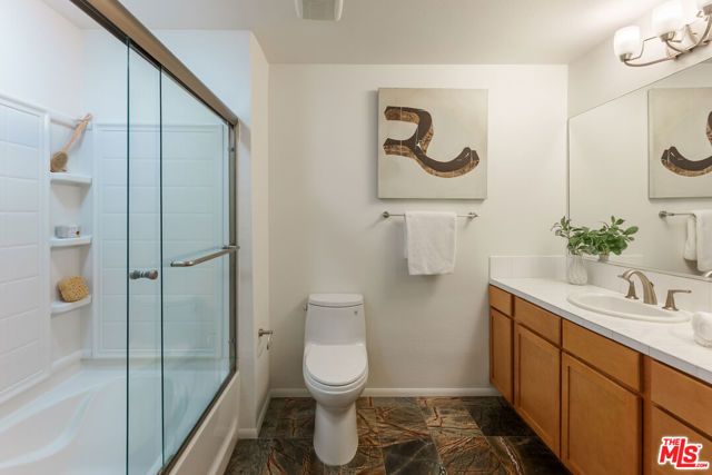 6400 Crescent Parkway 202, Los Angeles, CA 90094