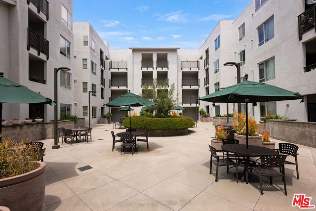 6400 Crescent Parkway 202, Los Angeles, CA 90094