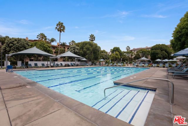6400 Crescent Parkway 202, Los Angeles, CA 90094