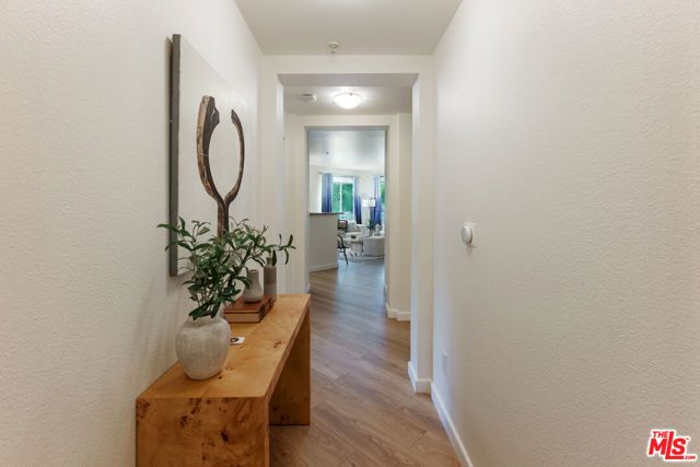 6400 Crescent Parkway 202, Los Angeles, CA 90094