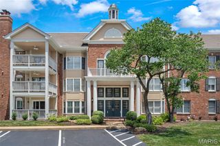 208 Ambridge Court 302, Chesterfield, MO 63017