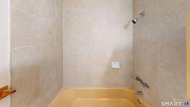 158 High Path Road 158, Windsor, CT 06095