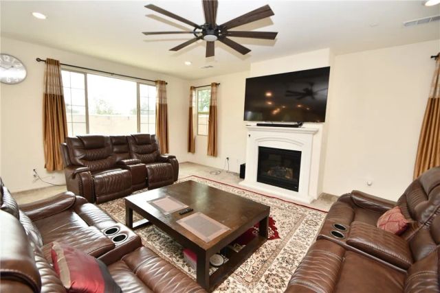 5367 Heitz Way, Fontana, CA 92336