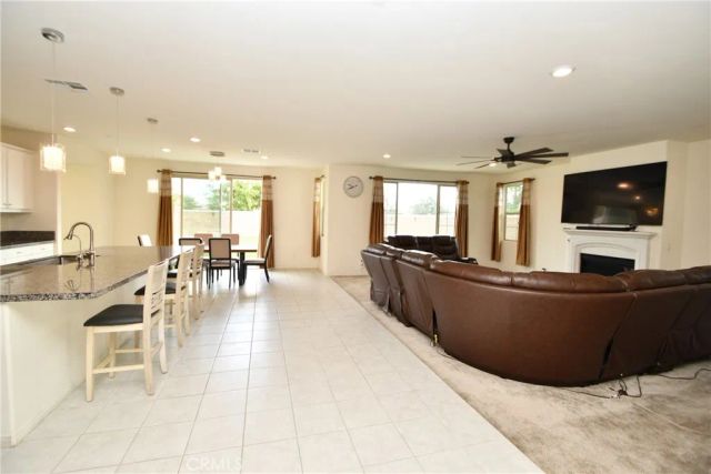 5367 Heitz Way, Fontana, CA 92336