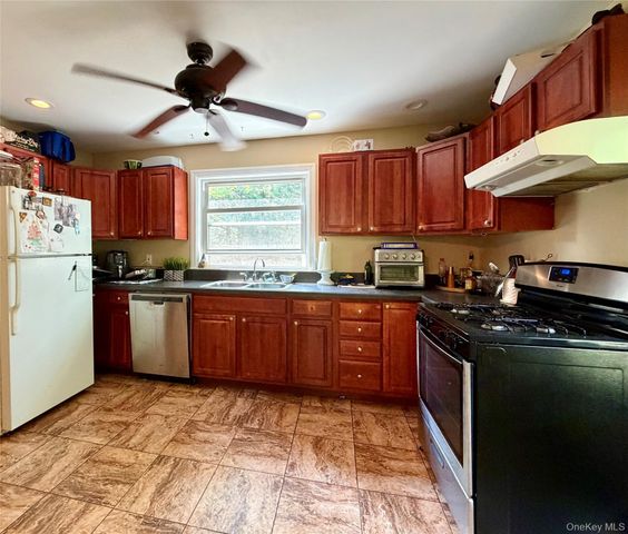 149 Fort Salonga Road, Northport, NY 11768