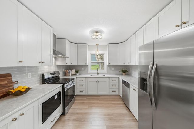 15901 W 62nd Street, Eden Prairie, MN 55346