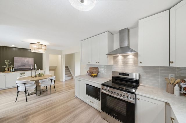 15901 W 62nd Street, Eden Prairie, MN 55346