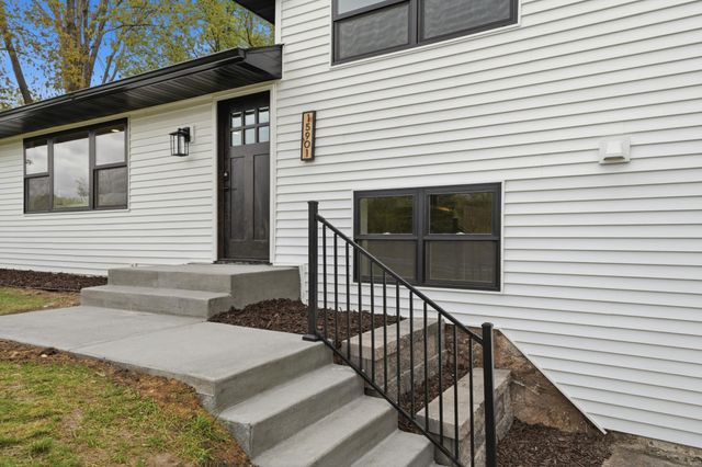15901 W 62nd Street, Eden Prairie, MN 55346
