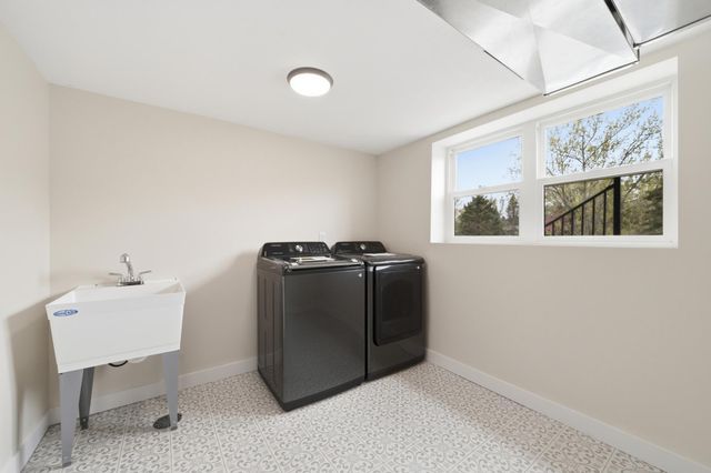 15901 W 62nd Street, Eden Prairie, MN 55346