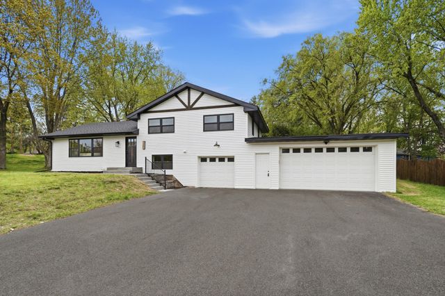 15901 W 62nd Street, Eden Prairie, MN 55346
