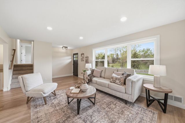 15901 W 62nd Street, Eden Prairie, MN 55346