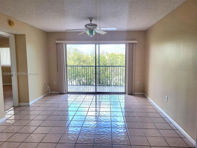 13705 SW 12th St 304B, Pembroke Pines, FL 33027