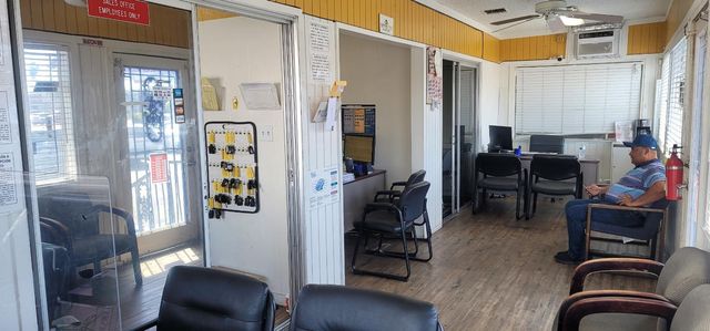 220 N Abby Street, Fresno, CA 93701