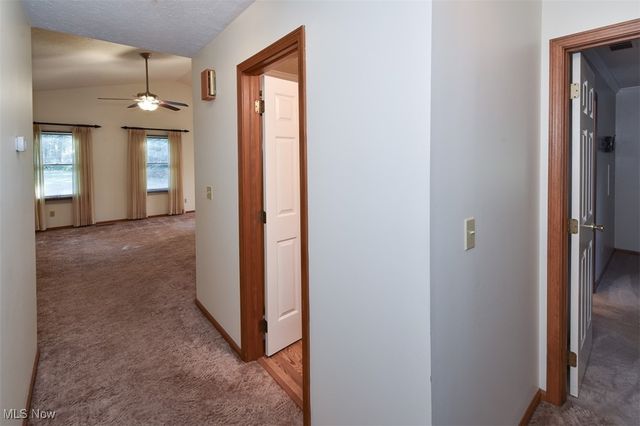 2121 Oakwood Court, Avon, OH 44011