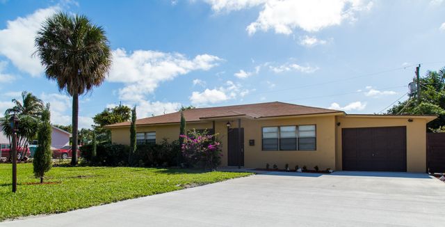 130 SW 14th Avenue, Boynton Beach, FL 33435