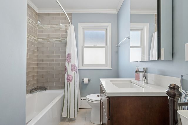 7446 N Rockwell Street, Chicago, IL 60645