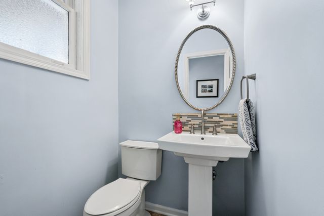 7446 N Rockwell Street, Chicago, IL 60645