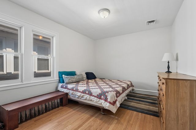 7446 N Rockwell Street, Chicago, IL 60645