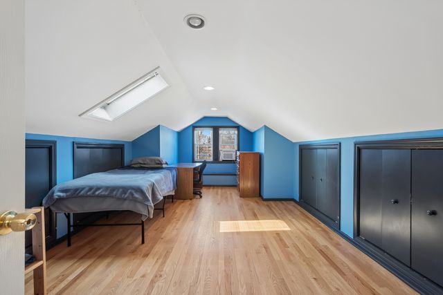 7446 N Rockwell Street, Chicago, IL 60645