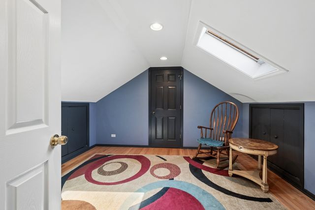 7446 N Rockwell Street, Chicago, IL 60645