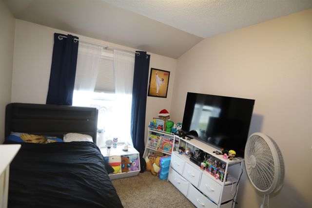 409 5th ST SW, Minot, ND 58701