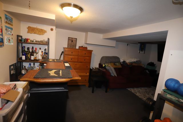 409 5th ST SW, Minot, ND 58701