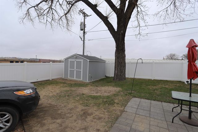 409 5th ST SW, Minot, ND 58701