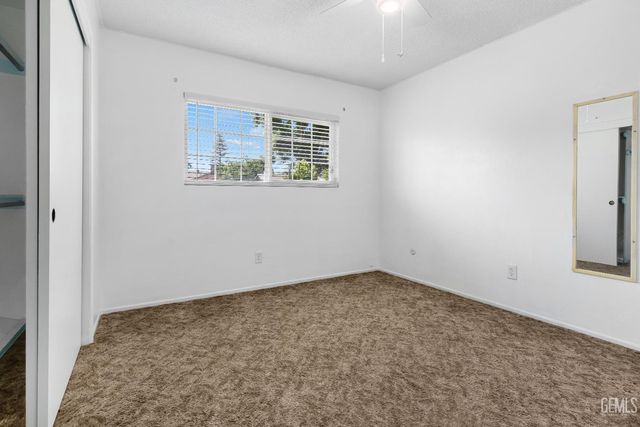 4709 Pinecastle Avenue, Bakersfield, CA 93313