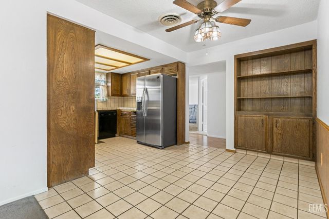 4709 Pinecastle Avenue, Bakersfield, CA 93313