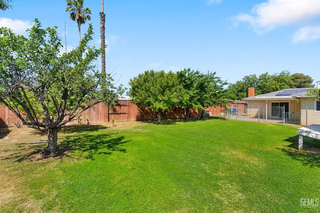 4709 Pinecastle Avenue, Bakersfield, CA 93313