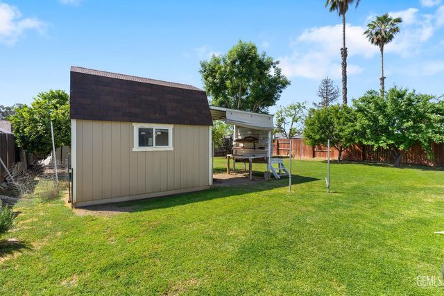 4709 Pinecastle Avenue, Bakersfield, CA 93313