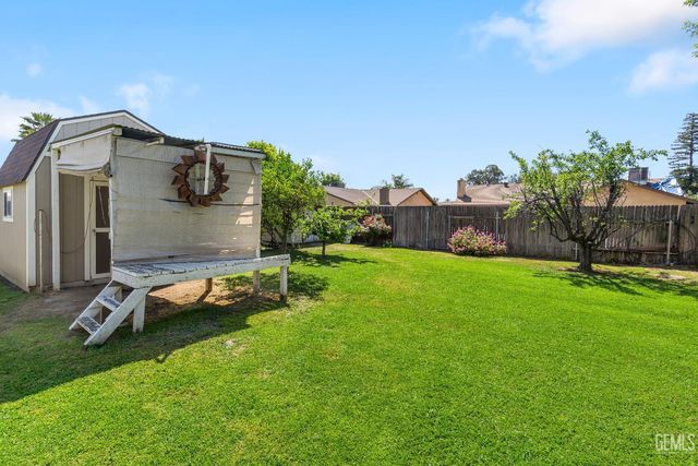 4709 Pinecastle Avenue, Bakersfield, CA 93313