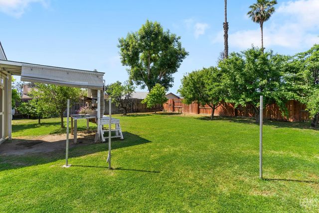 4709 Pinecastle Avenue, Bakersfield, CA 93313
