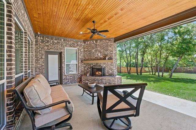 200 Clayton Xing, Springtown, TX 76082