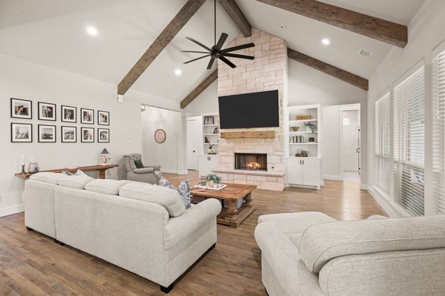 200 Clayton Xing, Springtown, TX 76082