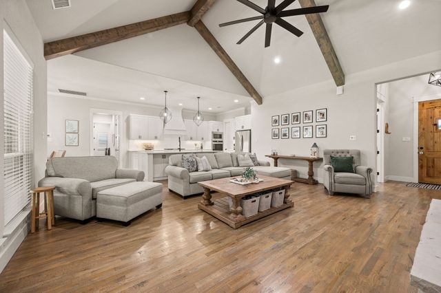 200 Clayton Xing, Springtown, TX 76082