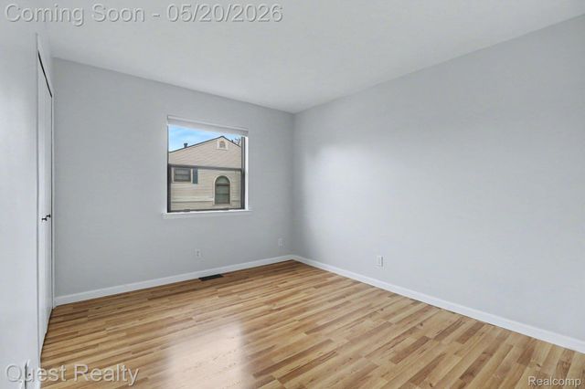 5673 Drake Hollow W Drive W, West Bloomfield Charter Township, MI 48322