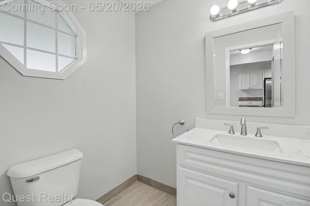 5673 Drake Hollow W Drive W, West Bloomfield Charter Township, MI 48322