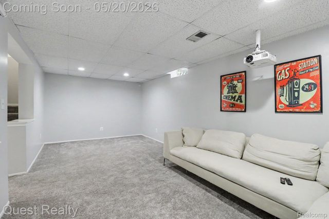 5673 Drake Hollow W Drive W, West Bloomfield Charter Township, MI 48322