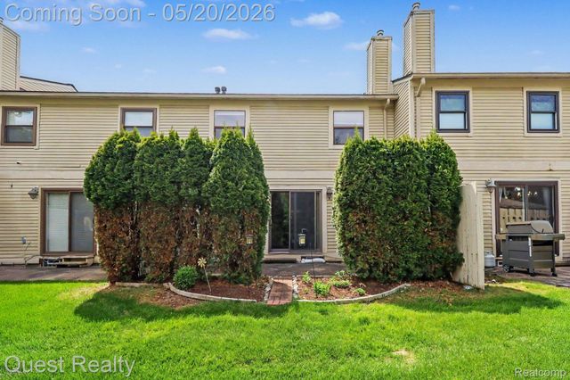 5673 Drake Hollow W Drive W, West Bloomfield Charter Township, MI 48322