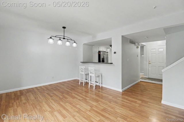 5673 Drake Hollow W Drive W, West Bloomfield Charter Township, MI 48322