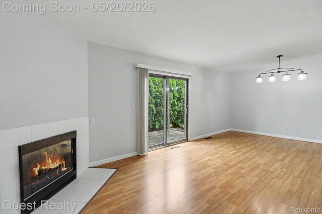 5673 Drake Hollow W Drive W, West Bloomfield Charter Township, MI 48322